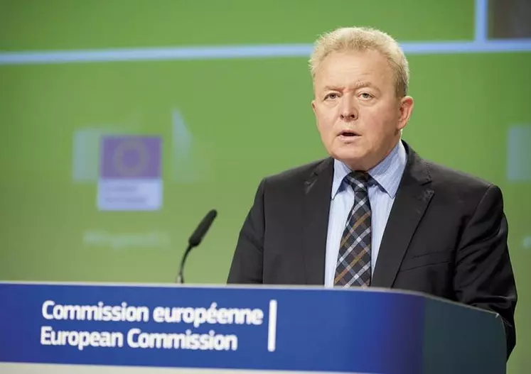 Le commissaire européen l’assure, l’objectif de 25 % de surfaces en agriculture bio dans l’UE sera atteint en 2030. Un optimisme que ne partagent pas forcément les eurodéputés qui craignent une déstabilisation du marché et un manque de soutien financier aux producteurs.