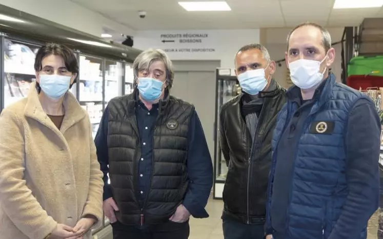 En présence de Sophie Pantel, présidente du département, de Thierry Julier, président de la CCI et du maire de Nasbinals, Bernard Bastide, Fabien Astruc et Bernard Trocellier ont expliqué leur projet à Chanac.