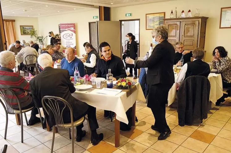 Le 16 mars, le restaurant du Centre de formation des apprentis de Mende accueillait la 15e édition du concours gastronomique lozérien. 28 jurés ont dégusté près de 300 produits locaux.