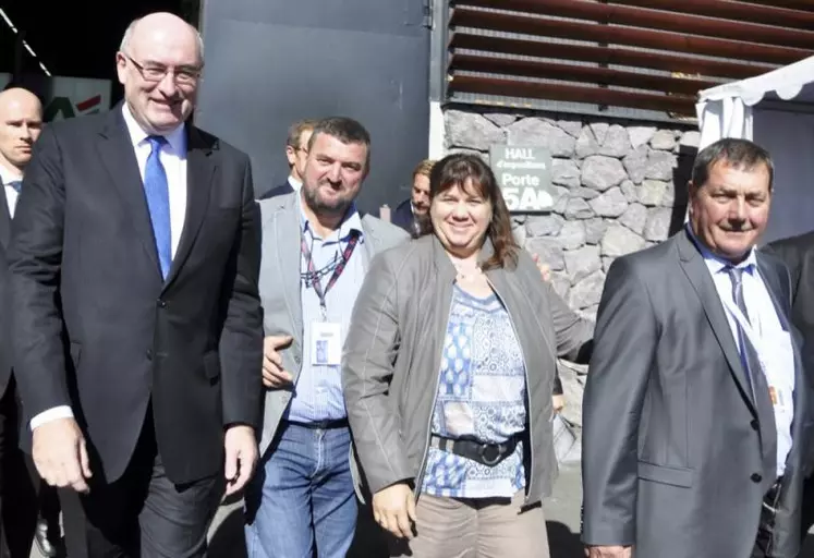 Olivier Boulat, président de la FdSEA 48 et Christine Valentin présidente de la chambre d'agriculture ont pu échanger avec le commissaire européen Phil Hogan.