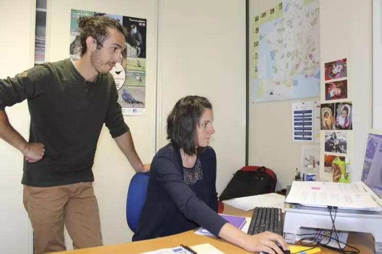 Céline Talon et Anthony Caprio, qui a déjà travaillé sur le sujet en Haute-Loire, ont à leur menu les moules perlières de la Truyère.