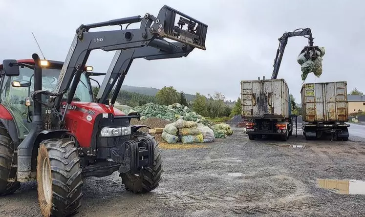 La campagne de collecte des plastiques agricoles usagés s’est terminée la semaine dernière par la tenue du comité de pilotage des déchets agricoles de Lozère avec les partenaires techniques et financiers du projet.