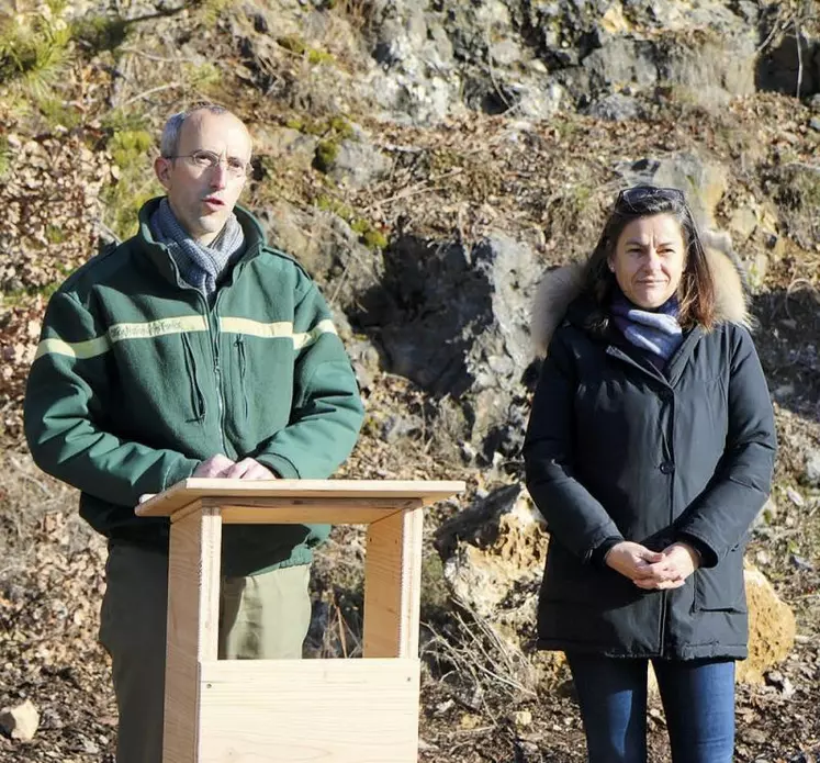 Mardi 11 janvier, en présence de la préfète Valérie Hatsch, accompagnée de l'Office nationale des forêts (ONF), des cèdres de l'Atlas ont été plantés en forêt domaniale de Mende, sur la commune de Balsièges.