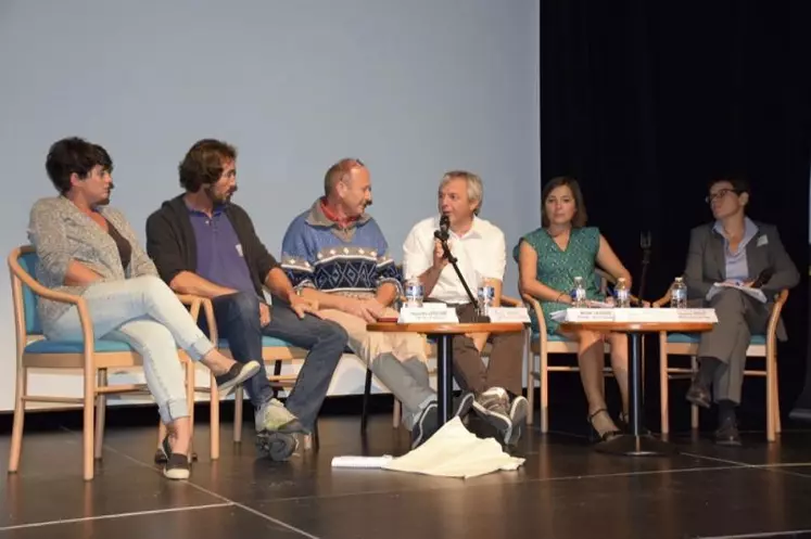 Lors de l’AG du Cnaol, Michel Lacoste, son vice-président (au centre), a appelé les filières à se mettre en mouvement pour gagner en attractivité.