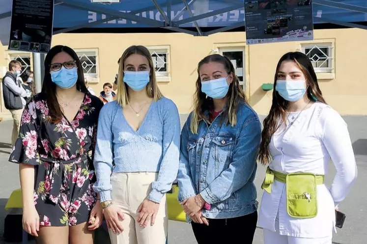 Laurélia Baltar, Quitrie Etien, Élisa Fievet et Julie Plantin, étudiantes en deuxième année de BTS en production animale, et qui ont décidé d’étudier ce PIC qui n’avait jamais été réalisé auparavant.