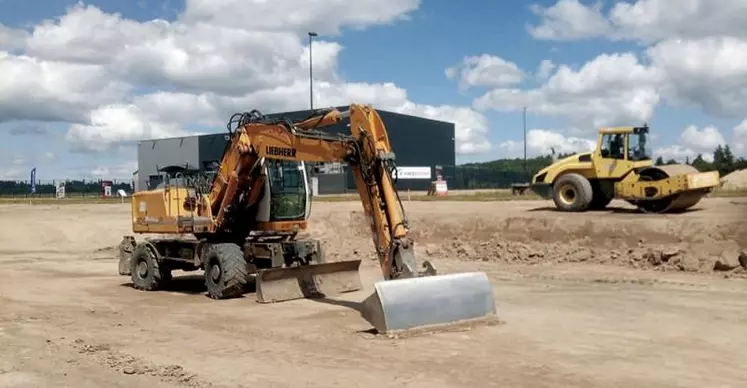 Les travaux préalables à la construction du nouveau pôle de la chambre d'agriculture à Saint-Chély d'Apcher ont démarré ce 3 juin.