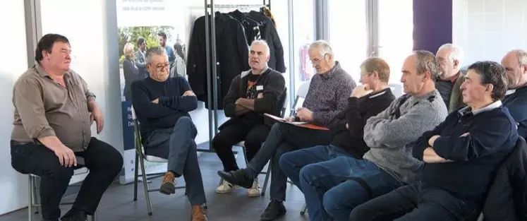 En Lozère, la MSA Languedoc a organisé cinq rencontres pour rencontrer les affiliés, exposer les sujets et discuter des problématiques de terrain.