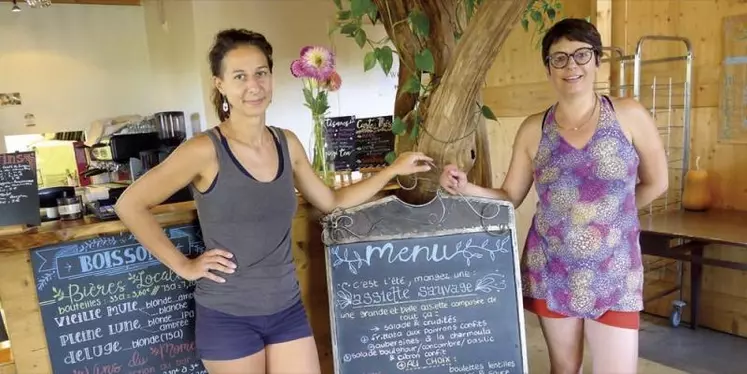 Anouk et Sarah du restaurant Côté Cuisine à Chabeuil (Drôme) sont associées au magasin de producteurs Court Circuit.