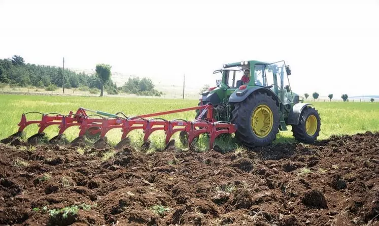 Les deux mesures du Plan de relance dédiées à l’aide à l’investissement dans des agroéquipements ont été épuisées en quelques semaines. Les 20 millions d’euros inclus dans le plan protéines devraient être réabondés rapidement. Ce ne sera pas le cas, « dans un premier temps », pour les 215 millions d’euros dédiés à la conversion des agroéquipements.