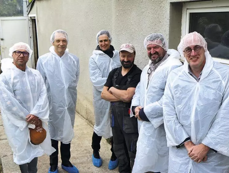 Après les visites scolaires, ce sont les personnels de l’État en Lozère qui ont été conviés à participer à la huitième édition de Made in viande. Pour ces derniers, la tournée s’est concentrée sur l’abattoir d’Antrenas, l’atelier de transformation de Languedoc Lozère Viande et s’est terminée dans l’exploitation porcine de Thierry Monteil.