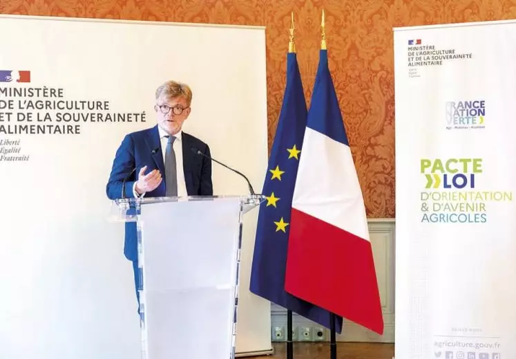 Le ministre de l'Agriculture a reçu, le 6 juin, les synthèses des trois groupes de travail nationaux du PLOA (Pacte et loi d'orientation pour l'agriculture). Après les propositions sur l'installation-transmission dévoilées fin mai dans nos colonnes, voici celles sur la formation et le changement climatique.