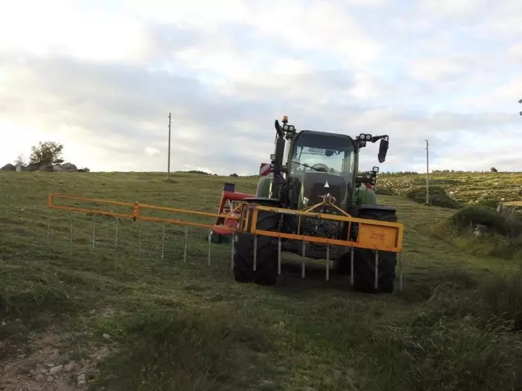 Dans le cadre du programme Agrifaune, la fédération de chasse de Lozère met, depuis 2013, une barre d’effarouchement à disposition des agriculteurs du département. Un programme mis en sommeil ces dernières années et que la fédération de chasse souhaite relancer.