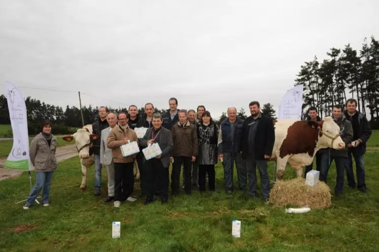 Des représentants de l’APLM, de la chambre d’agriculture de la Lozère, des distributeurs et du Conseil général (partenaire financier) s’étaient réunis au Gaec Avenir, à Prunière, à l’occasion de ce lancement.