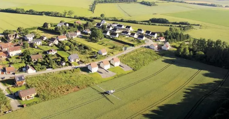 Comme annoncé dans le cadre du Green deal, la Commission européenne a présenté son plan pour « une pollution zéro de l'air, de l'eau et du sol » qui fixe un certain nombre d'objectifs à atteindre notamment pour le secteur agricole.