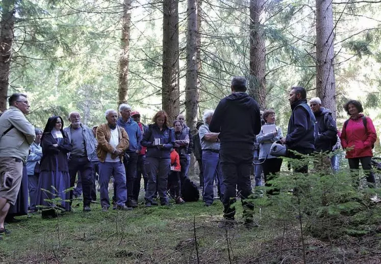 Vendredi 16 septembre, à la Bastide-Puy-Laurent (La Courège), a eu lieu l'assemblée générale du Fogefor. L'occasion pour les adhérents de se retrouver pour une journée au thème évocateur : « des forêts, des hommes, des histoires ».