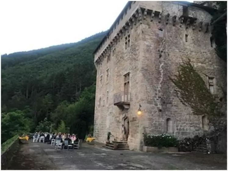 L'association des amis de l'Aigoual, du Bougès et du Lozère a fêté son 30e anniversaire dans le cadre prestigieux de Rocheblave.