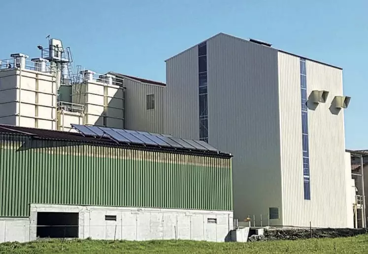Cizeron bio a investi dans une tour de production pour mettre en place de nouvelles gammes de produits, dont la formulation optimise la valeur nutritionnelle des aliments.