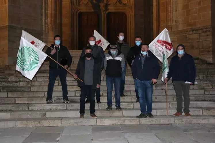 L’appel à la mobilisation de la FRSEA et des JA Auvergne-Rhône-Alpes a trouvé un écho plus large à l’échelle du grand Massif central. Des actions coup de poing étaient prévues ce mardi 9 mars dans tous les départements. Objectif : maintenir la pression sur les prix et la Pac.