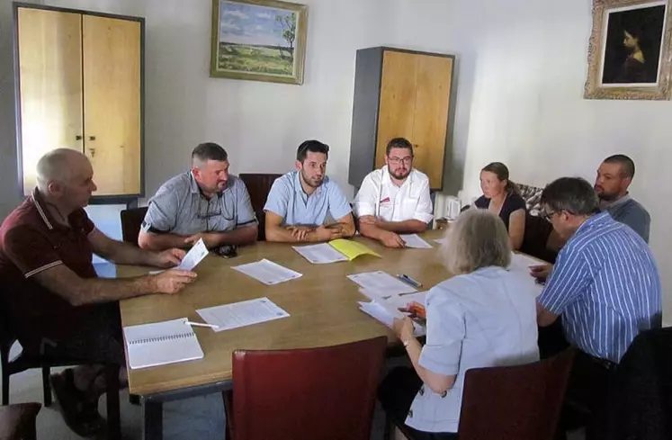 FDSEA et JA ont pu s’entretenir jeudi dernier avec Christine Wils-Morel, préfère de Lozère et Xavier Gandon, DDT.