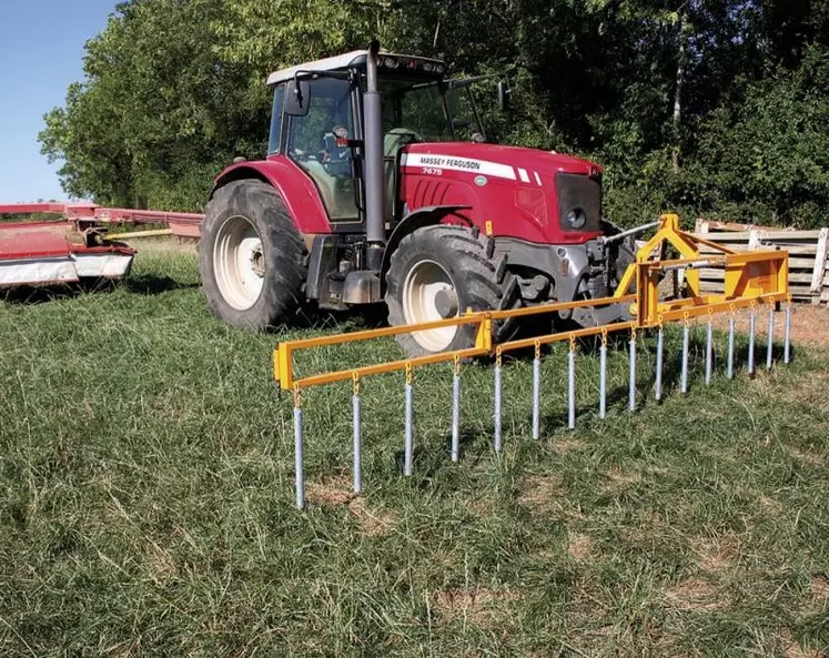 Dans le cadre du programme Agrifaune, la fédération de chasse de Lozère met, depuis 2013, une barre d’effarouchement à disposition des agriculteurs du département.