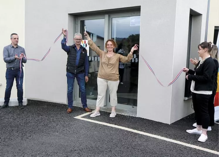 Vendredi 2 juin, le Cerfrance Lozère a inauguré ses nouveaux locaux à Marvejols, dernier bâtiment d'une longue liste inscrite dans la « pérennisation de l'activité » dans le département. La cérémonie s'est déroulée en présence de la maire de Marvejols, Patricia Brémond.