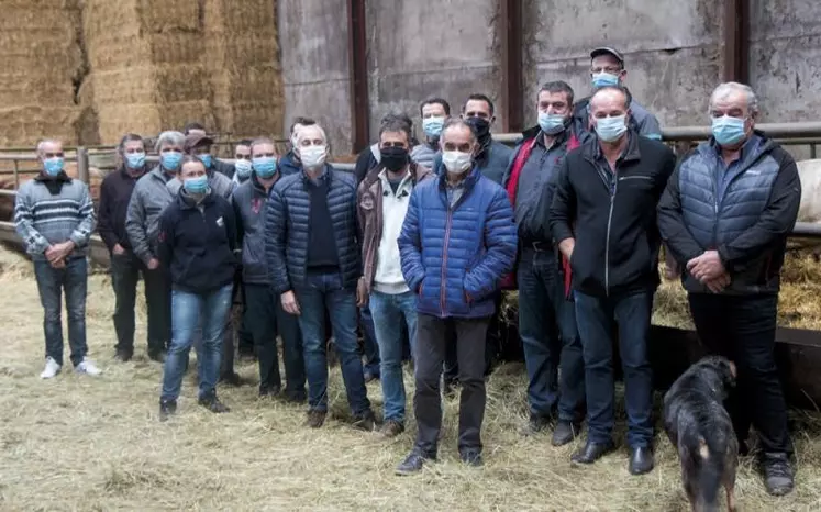 Les éleveurs et les acteurs du marché du broutard lozériens se sont rencontrés à Trélans pour discuter de la crise actuelle.