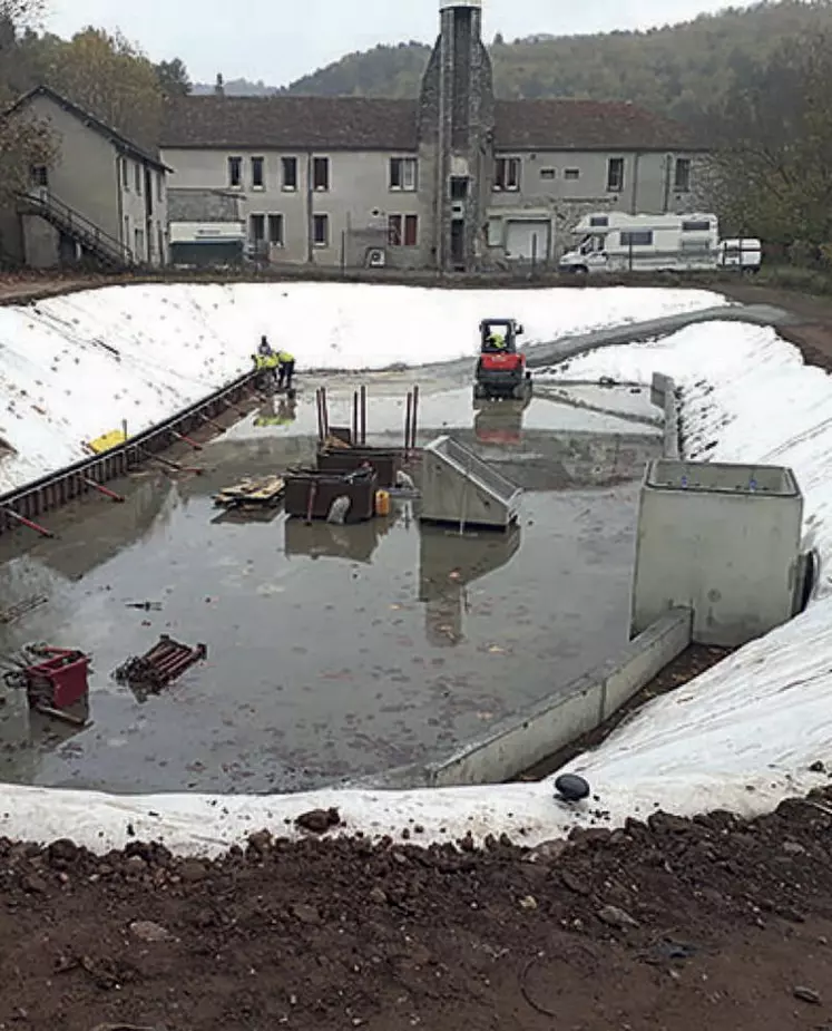 Travaux d’étanchéité d’un bassin secteur Banassac-Canilhac.