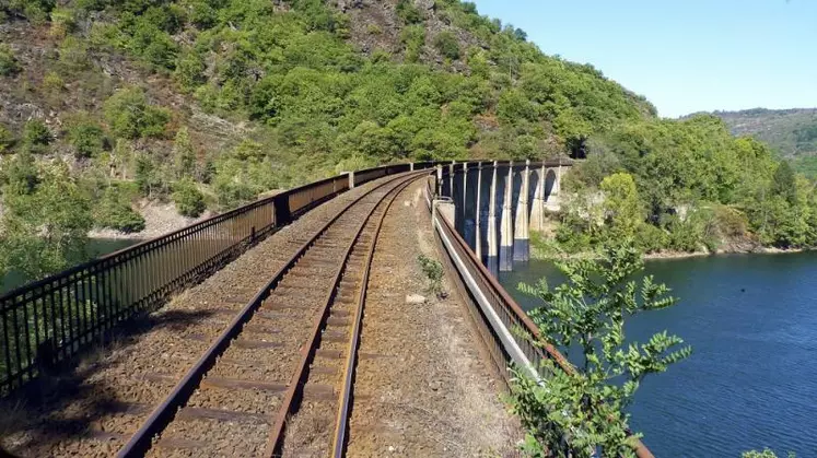 Le Cévenol continuera de fonctionner. Reste l’Aubrac dont il est question de faire un moyen de promotion du territoire pour montrer son utilité.