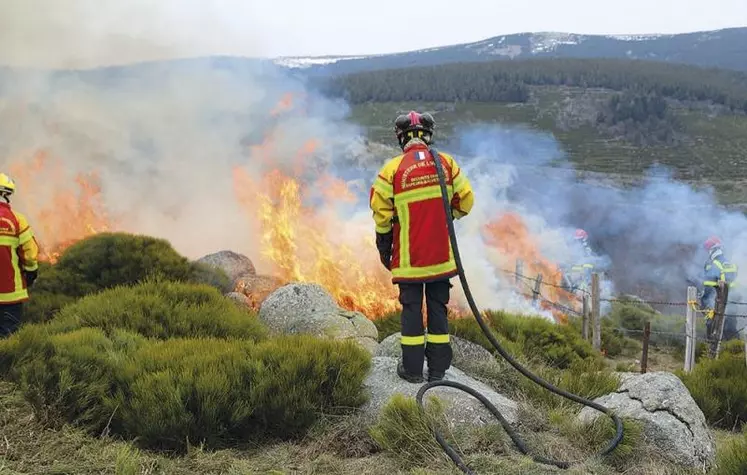 Autour de Finiels, mercredi 3 mars, les jours précédents et toute la fin de semaine, de drôles d'engins se sont baladés sur les chemins forestiers autour des parcelles agricoles.