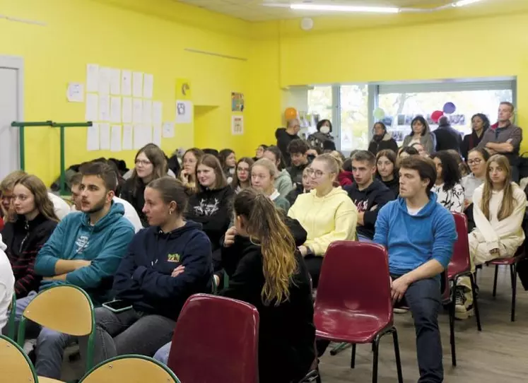 Vendredi 24 novembre, les élèves de BTS Acse 2 du lycée agricole de Civergols ont fêté la fin d’une semaine d’échange avec leurs homologues du lycée agricole de Paderborn, en Allemagne. Un échange organisé via l’OFAJ (Office franco-allemand pour la Jeunesse).