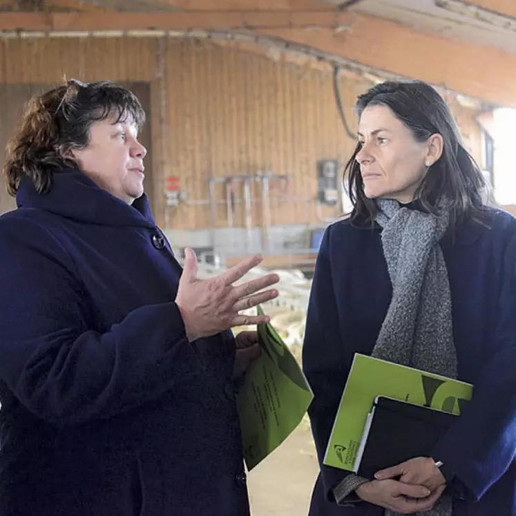 Christine Valentin, présidente de la chambre d’agriculture et Valérie Hatsch, préfète de Lozère.
