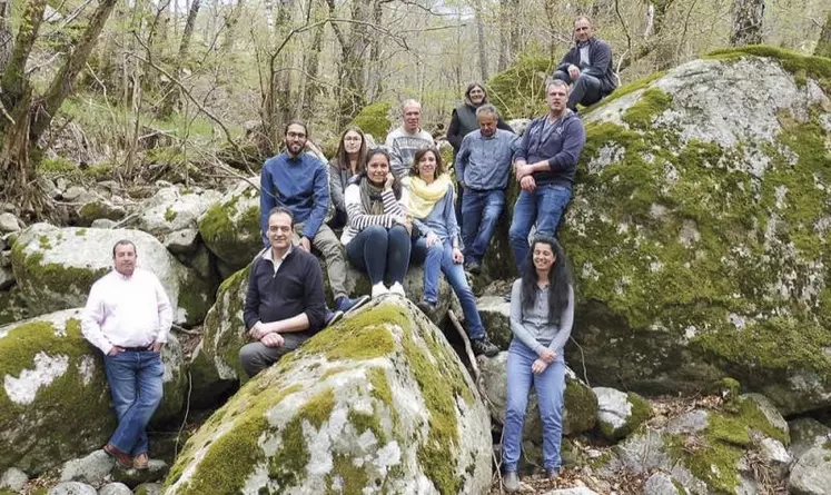 L'association agro-environnementale a tenu son assemblée générale le 19 avril à Altier. La collecte des déchets agricoles et l'écobuage ont été au coeur des discussions.