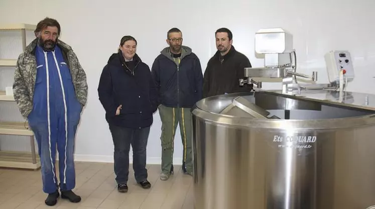 Les associés du Gaec des Gorges de l’Allier dans leur atelier de transformation.