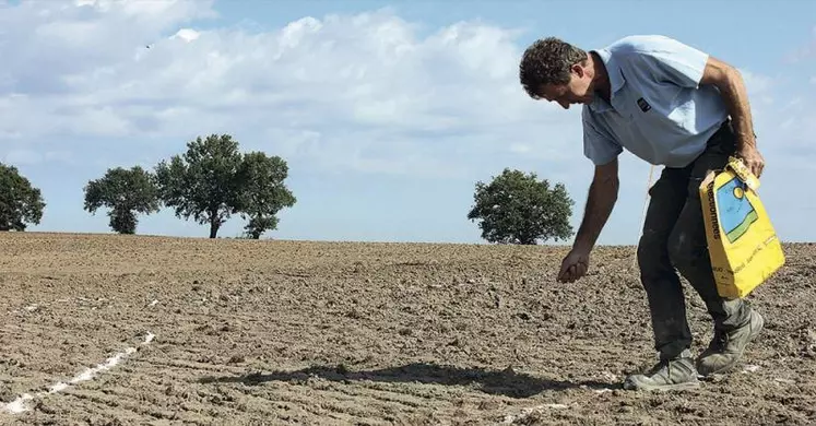 C’est à la main qu’il faut travailler les micro-parcelles.