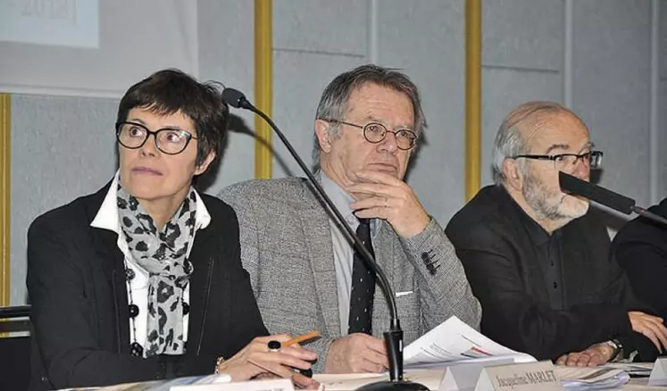 De gauche à droite : Jacqueline Marlet, directrice des Gîtes de France Puy-de-Dôme, Yvon Bec, président et Bernard Teyssier, président de Résa-Gîtes Puy-de-Dôme.