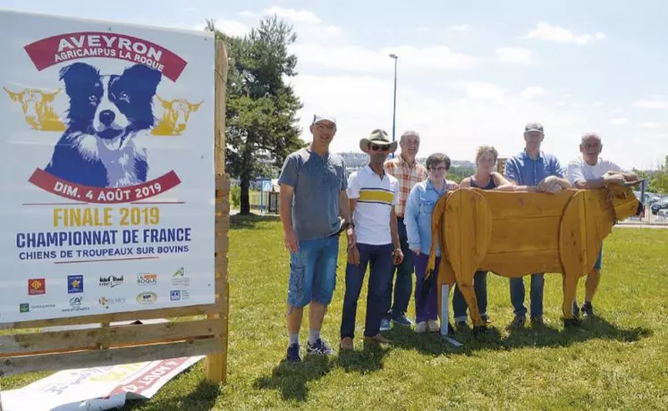 L’Act 12 a décoré le rond-point menant à l’Agricampus La Roque pour annoncer leur grand événement du 4 août.