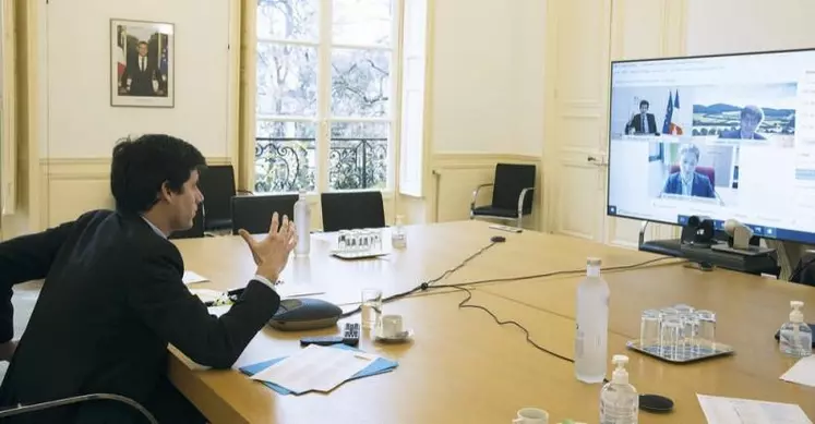 Mardi 12 janvier 2021, Julien Denormandie, en partenariat avec les chambres d’agriculture, annonce l’ouverture de la plateforme « Frais et local » qui permet d’identifier facilement les producteurs des réseaux partenaires et leurs points de vente près de chez soi.