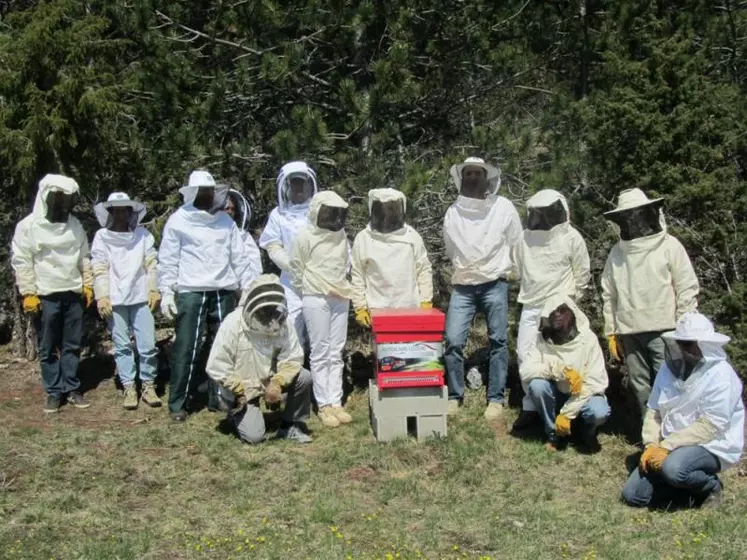 L’entreprise de cars Troucelier a parrainé une ruche du rucher école du GDSA 48.