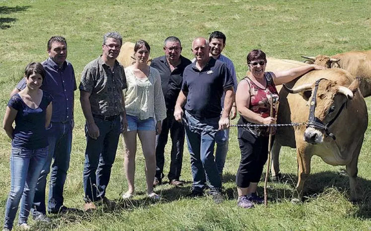 Les participants à cette présentation en présence aussi de Pierre Antonin Fabre, négociant, et Bernard Pélissier, éleveur Aubrac.