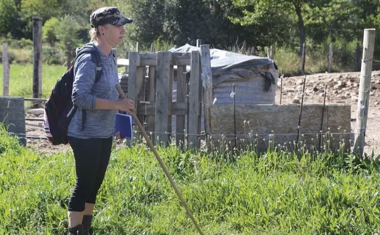 Samedi 22 août, les Agricultur’elles, dans le cadre du festival qu’elles organisent chaque année depuis 2017, ont innové en proposant une balade botanique autour de la ferme bio du Gévaudan. L’après-midi s’est terminée par un mini-marché à la ferme, ainsi que par la dégustation d’une assiette de charcuterie locale.