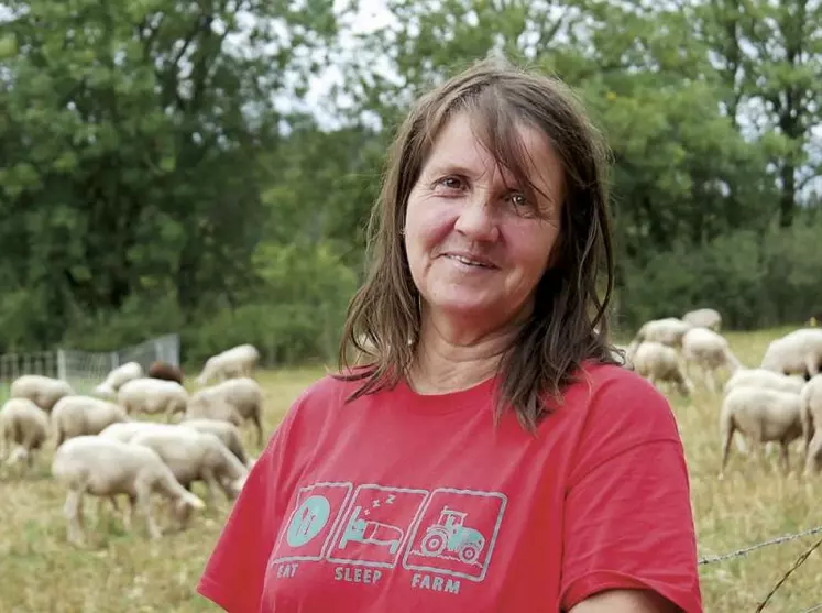 Sur la commune de Chadenet cette éleveuse ovine a dédié sa vie à son troupeau, à défendre et promouvoir son travail. Les terres de Chapieu, bien que lointaines, lui ont fourni une surface non négligeable pour assurer son autonomie céréalière.