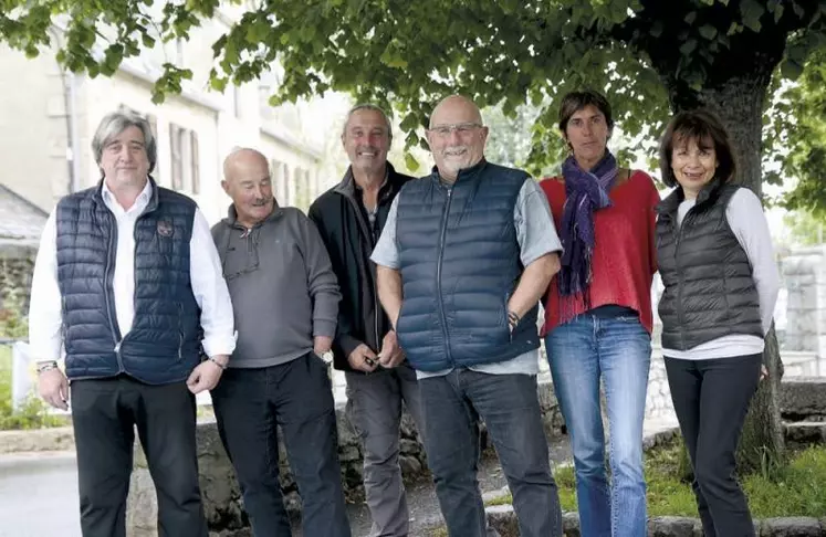 Du 17 au 20 septembre, le plateau de l’Aubrac va transformer ses espaces de vie en centres d’expositions photo. Des granges d’agriculteurs aux étables et burons, ou chemins de randonnée, des centaines de photos de photographes professionnels s’exposeront aux regards des visiteurs.