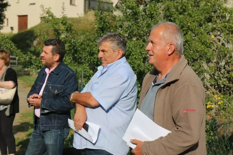 Mercredi 9 septembre, à l'initiative de Sophie Boissier, agricultrice et élue municipale à la Brousse, et Stephan Maurin, maire de la commune du Pont-de-Montvert - Sud-Mond-Lozère, une réunion sur les morts bovines du mont Lozère a eu lieu.