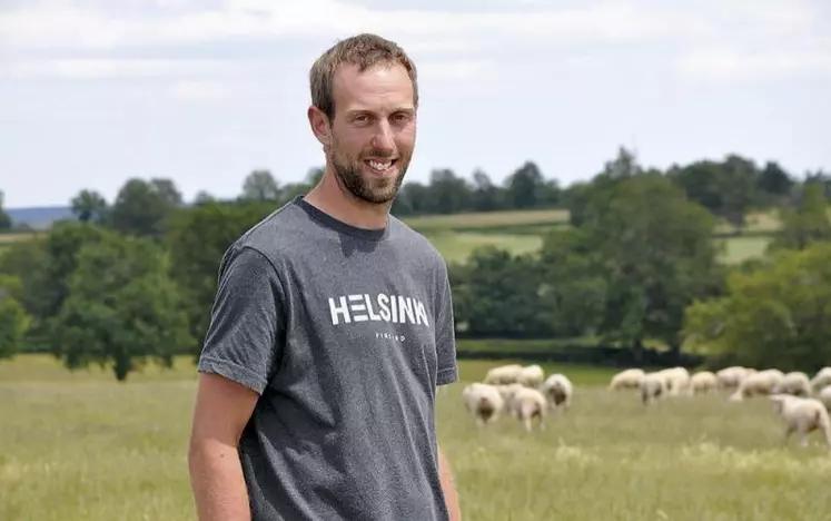 Charles Thuard s'est installé dans l'Allier en production ovine et bovine en 2020.