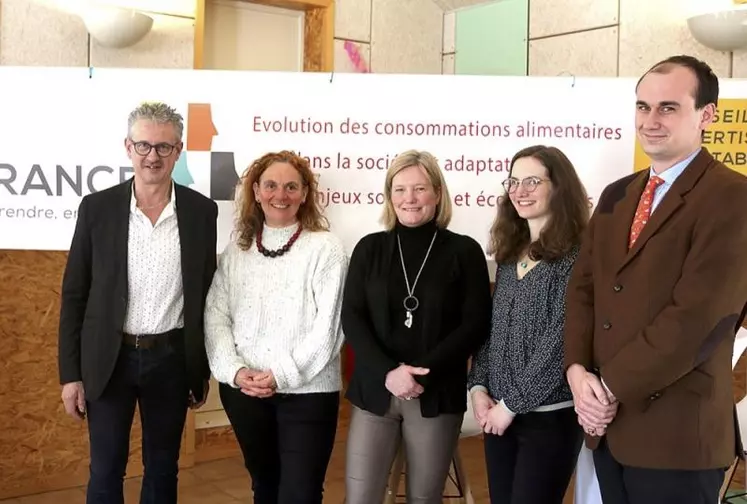 Vendredi 10 mas, le Cerfrance Lozère a tenu sa traditionnelle assemblée générale à Langlade, en présence d'invités de marque : Véronique Praniau et Martin Nicol, au secrétariat général Cerfrance.