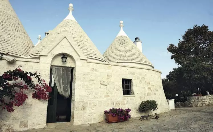 Emblématiques, les cabanes de paysans en pierre sèche appelées trulli sont démontables, donc non soumises à l’impôt. Celles pour les animaux se nomment pagghiare et disposent d’une seule ouverture afin de garder la fraîcheur.