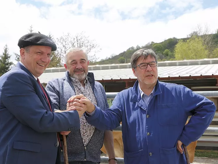 La vente est conclue entre Laurent Suau, Francis Gibert et Jean-Claude Luceno
