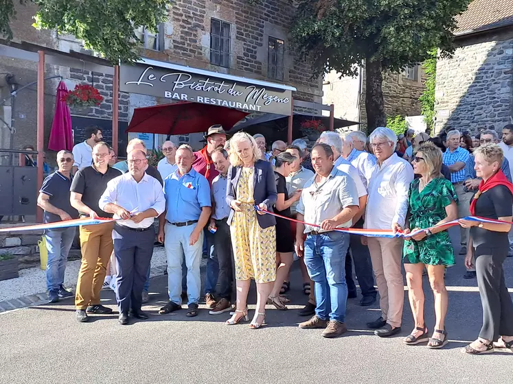 Plus de 120 personnes étaient réunies le 25 juillet à Chaudeyrolles pour une double inauguration.