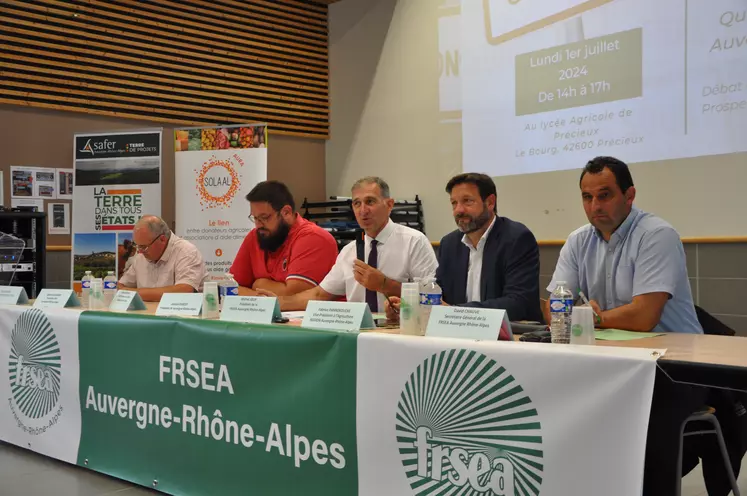 Assemblée générale de la FRSEA Auvergne Rhône-Alpes dans la Loire.