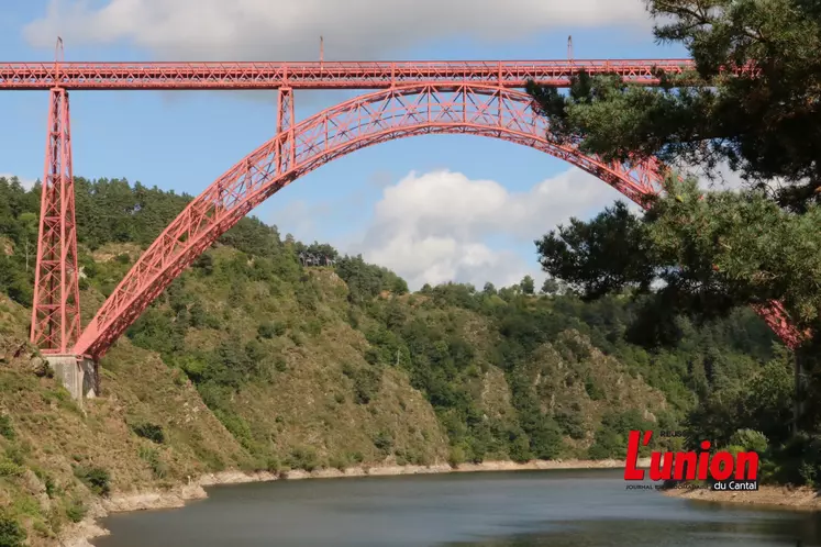 le viaduc en rouge